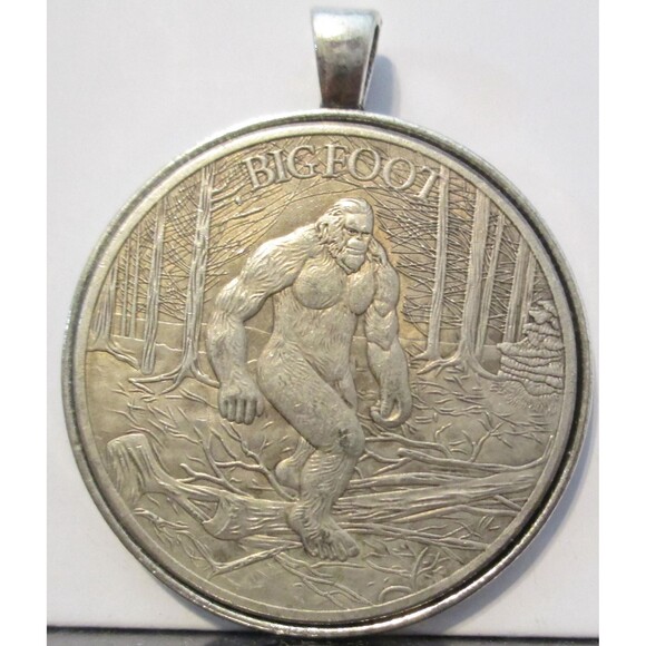 Bigfoot Coin/Pendant - Picture 4 of 7